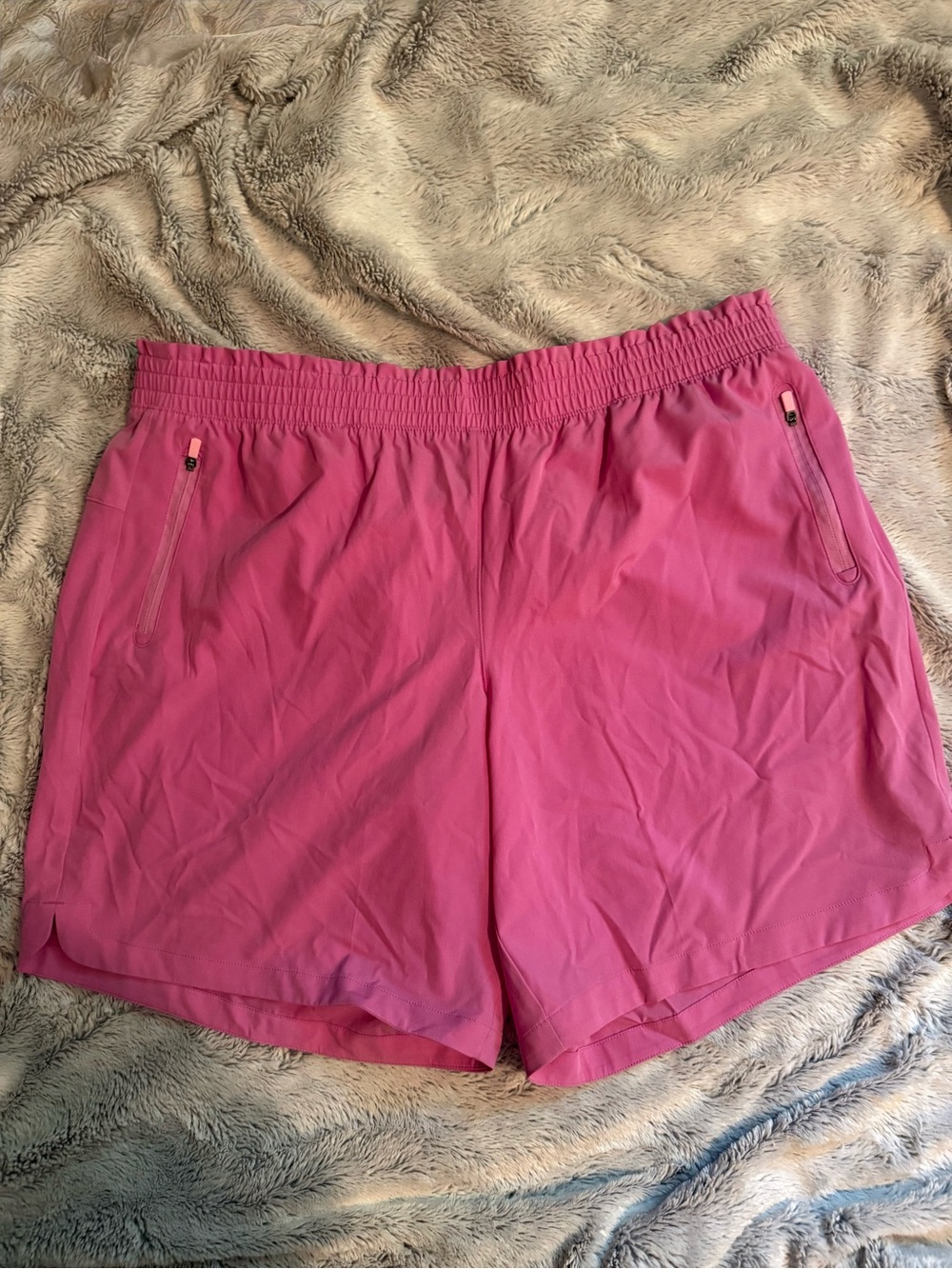 Tek Gear shorts pink with a mid-rise fit and an elastic waistband XXL